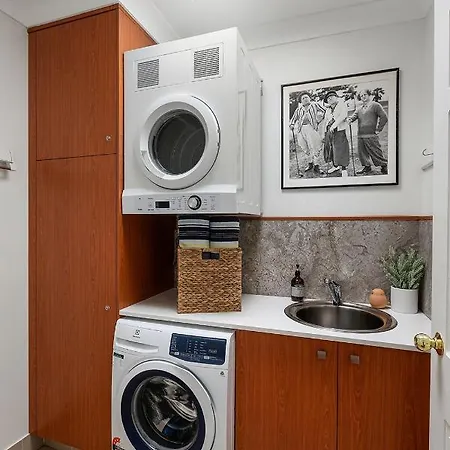 Montipora Unit 3 - In The Heart Of Airlie, Wi-Fi And Netflix Apartment Airlie Beach Exterior photo